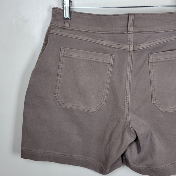 Spanx 6" Stretch Twill Brown Shorts Size Small - Picture 8 of 9